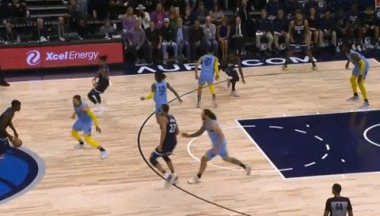 乐鱼体育-爱德华兹打出赛季代表作 莫兰特狄龙双双遭驱逐