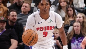 乐鱼官网-活力满满！奥萨尔冲击内线&amp;捍卫禁飞区 全场得18分10板2助2断4帽